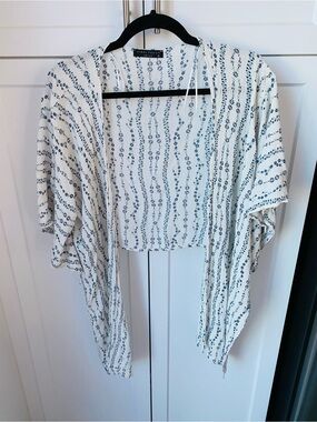 Final Touch womens small lightweight cardigan